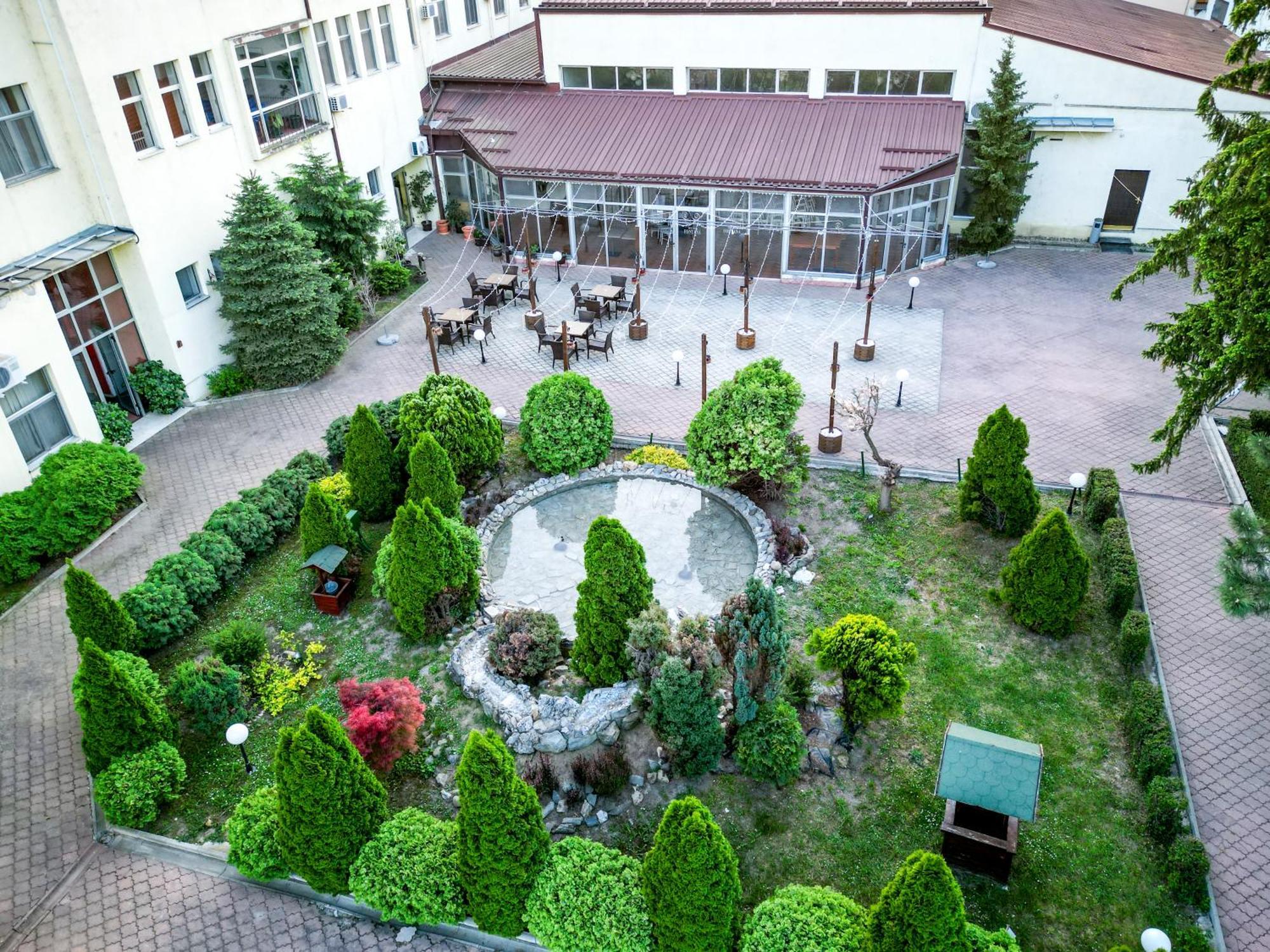 Hotel Fontana Bačka Palanka Dış mekan fotoğraf