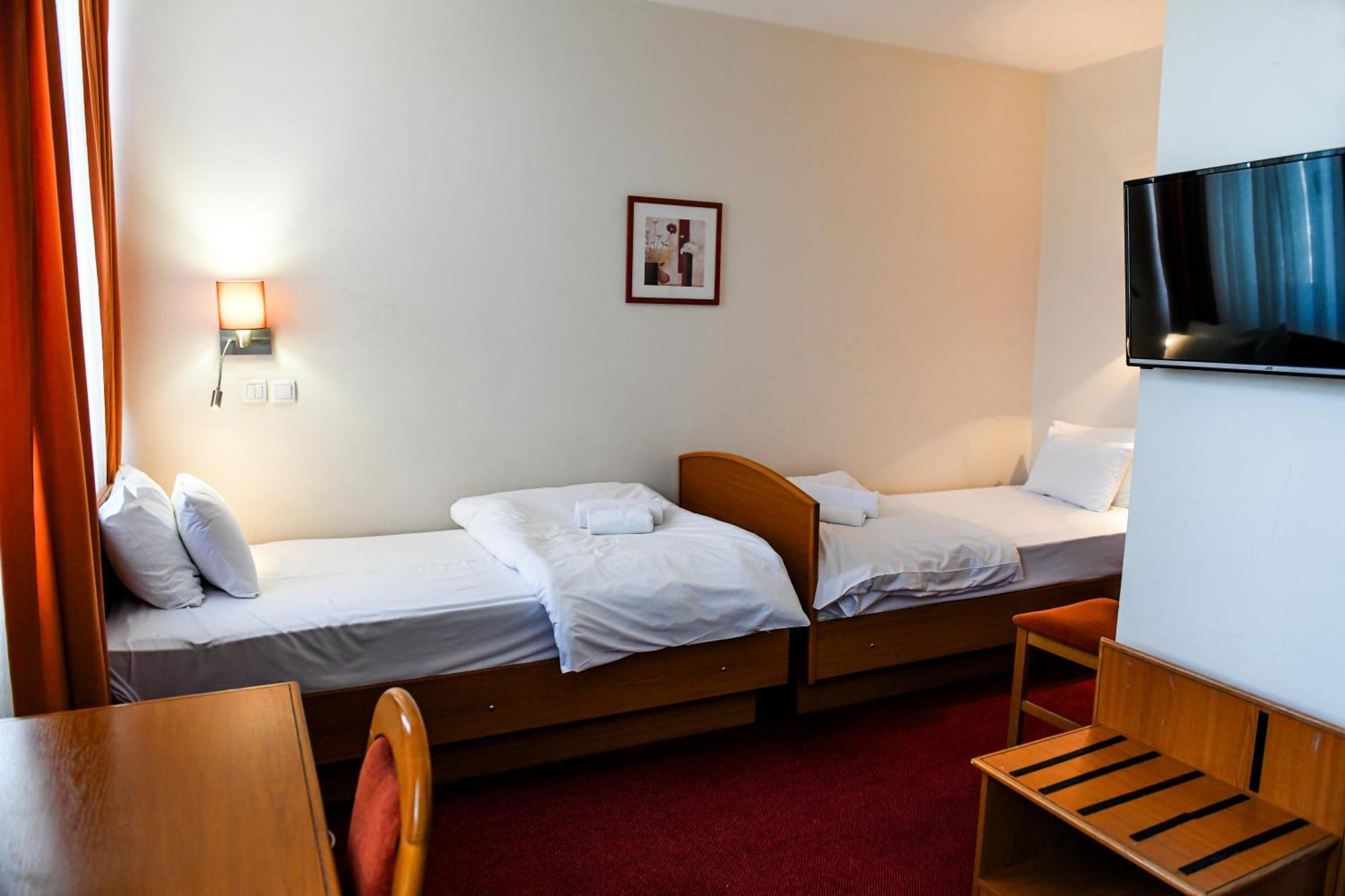 Hotel Fontana Bačka Palanka Dış mekan fotoğraf