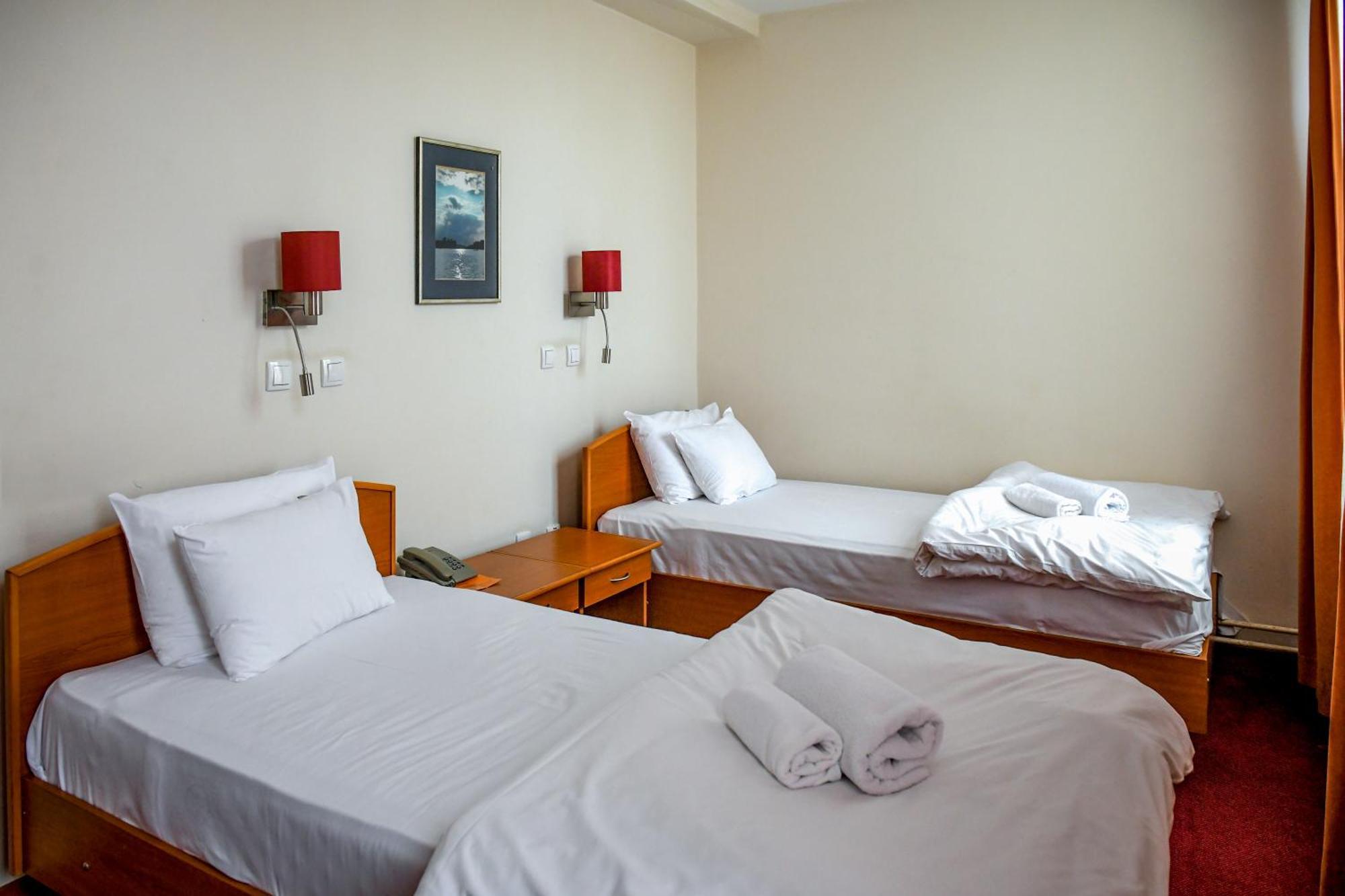 Hotel Fontana Bačka Palanka Dış mekan fotoğraf