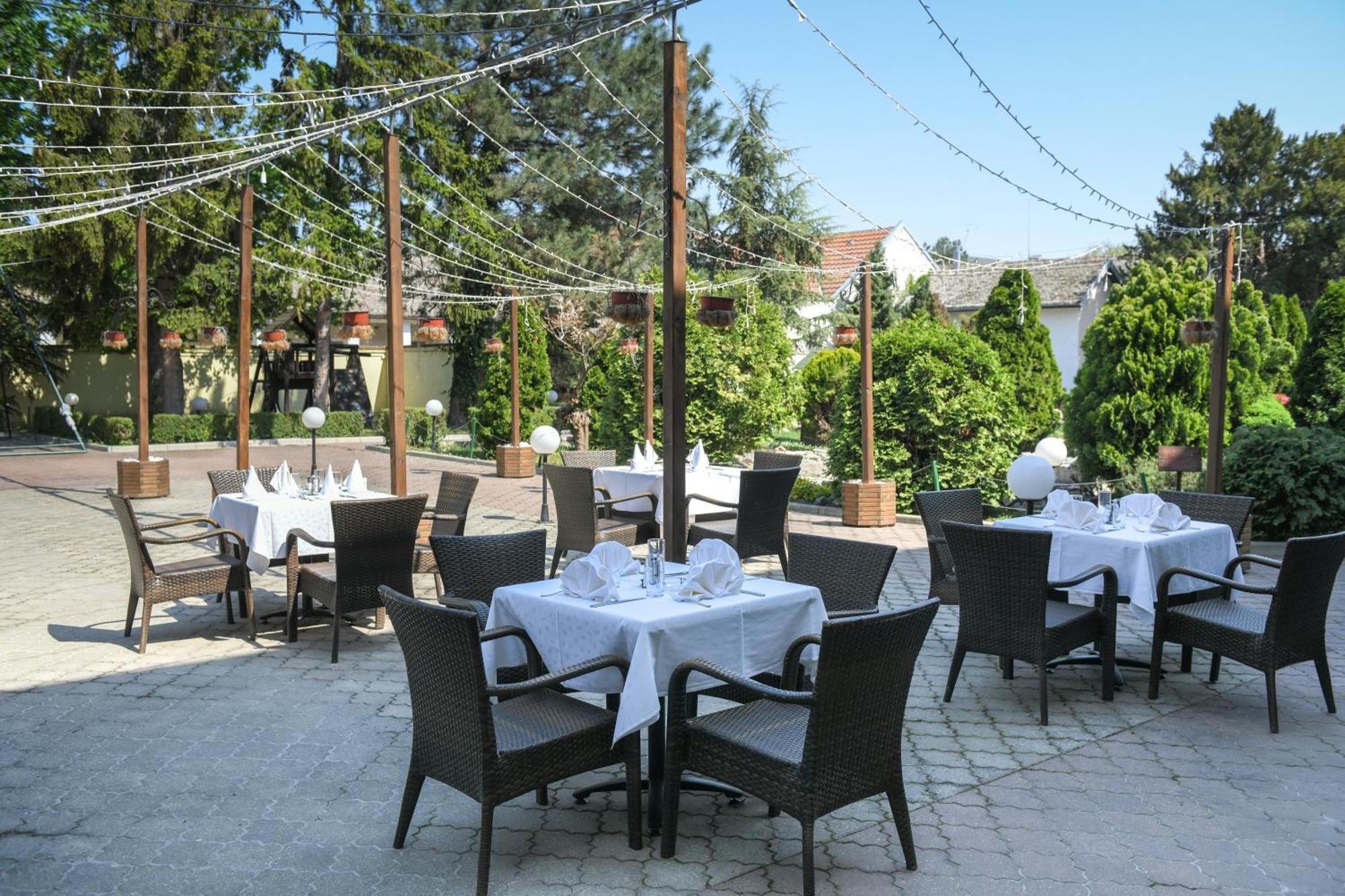 Hotel Fontana Bačka Palanka Dış mekan fotoğraf